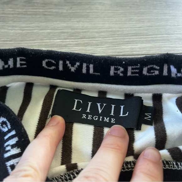 Civil Regime Shirt Mens Striped Crew Neck Logo Embroidered Pullover Size Medium - Picture 6 of 8